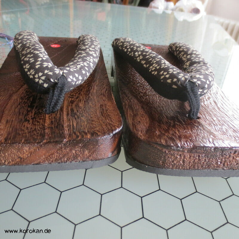 Geta - rechteckige Form für Männer - 26 cm - Sakura braun