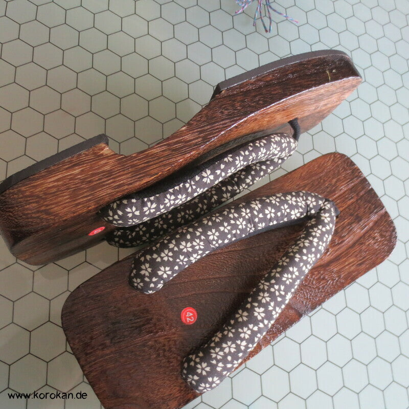Geta - rechteckige Form für Männer - 26 cm - Sakura braun