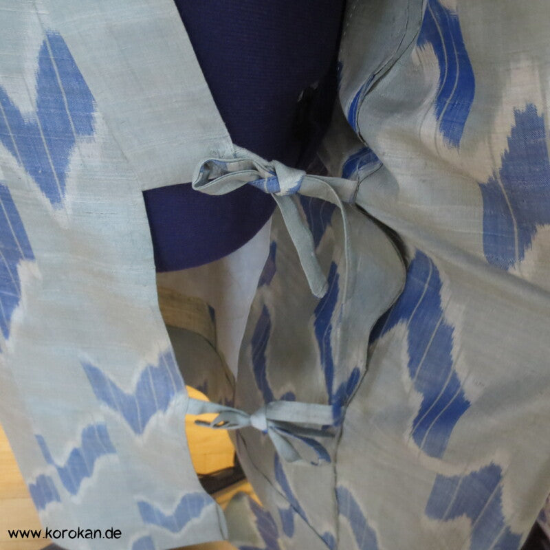 umgearbeitetes Kimono Kleid aus antikem Meisen Kasuri