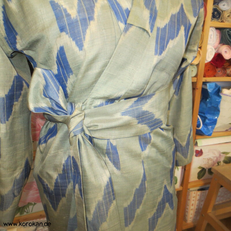 umgearbeitetes Kimono Kleid aus antikem Meisen Kasuri