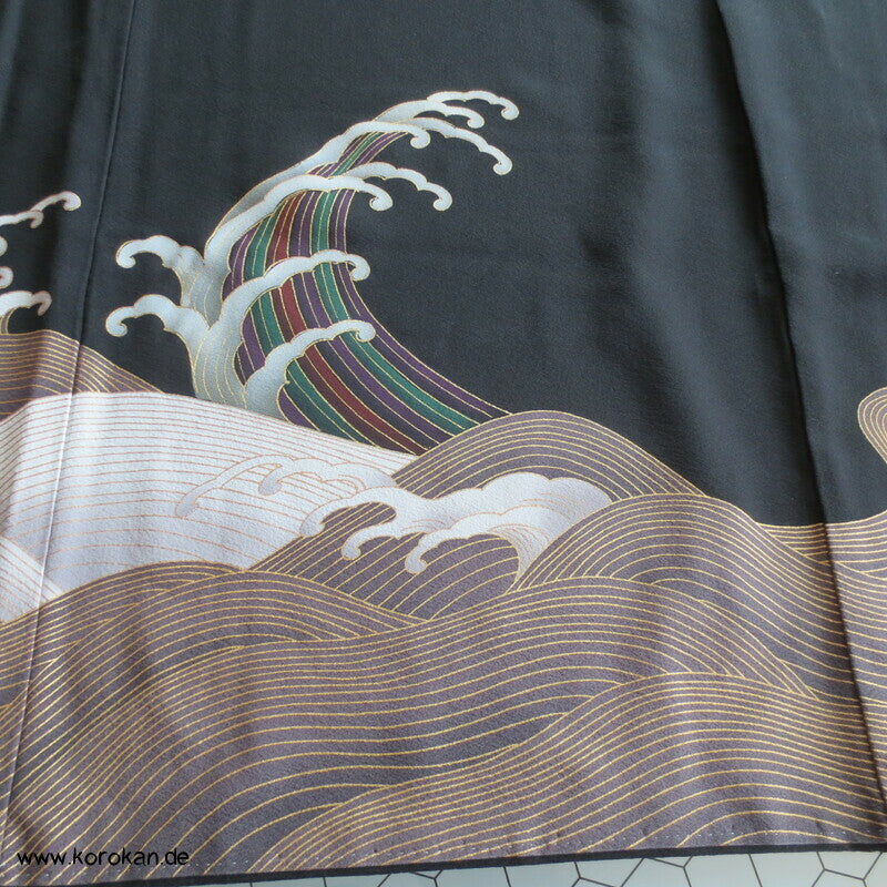 wilder Tsunami Tomesode Seidencrepe Kimono