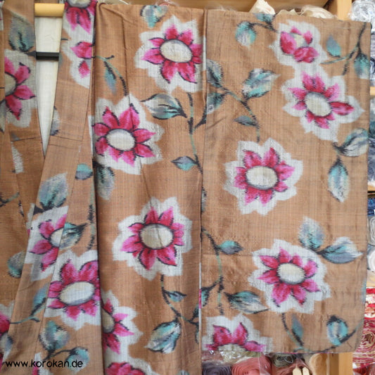 große Blumen Meisen Kimono, glänzendes Material