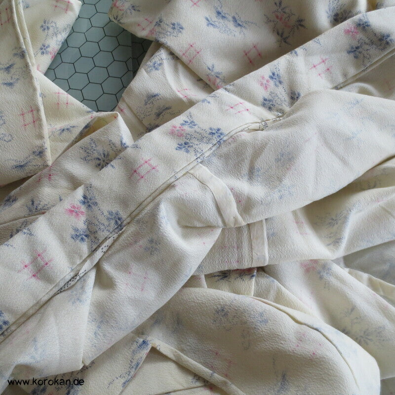 Igeta und Blüten Hitoe Kimono Wollgeorgette Kasuri Druck