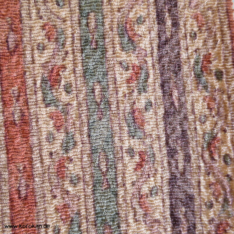 zarte Blütenstreifen Kimono Chirimen Crepe Seide