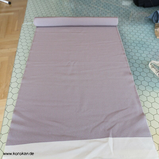 Seidencrepe mit feinen jadestreifen in flieder für Kimono