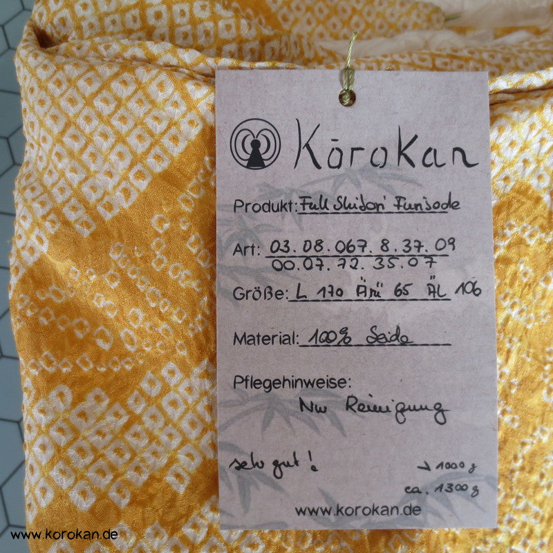 japanischer Furisode Kimono Full Shibori Seidendamast Goldstickerei - sonnengelb