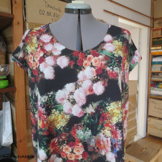 Blüten auf schwarz Sommershirt A Linie