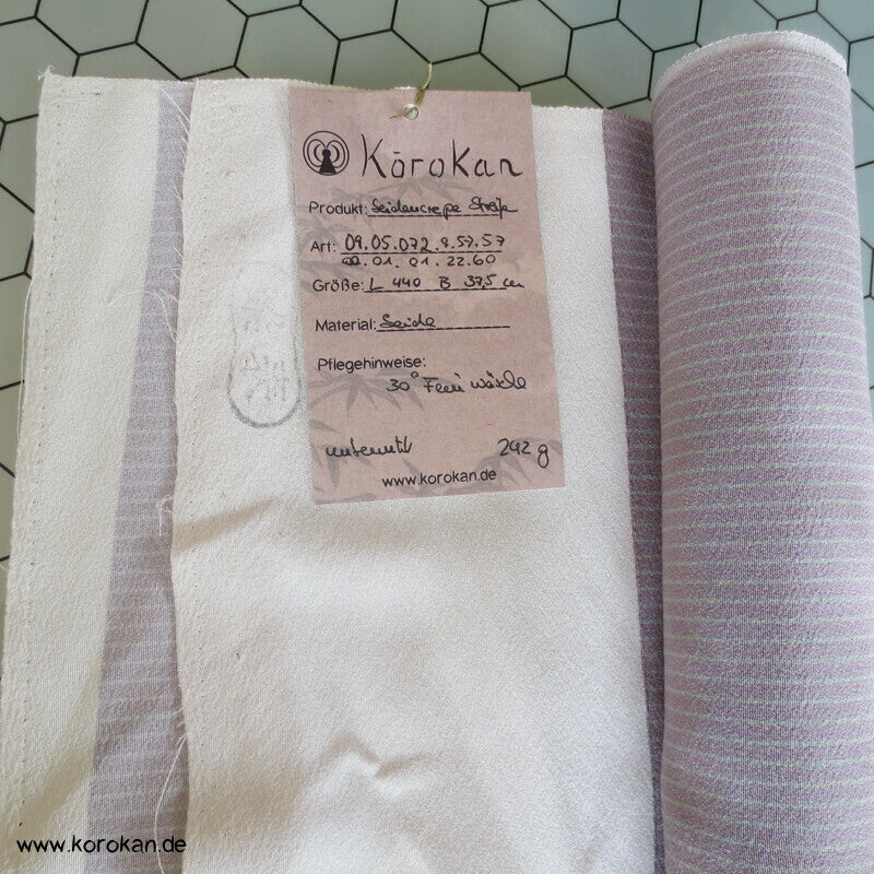 Seidencrepe mit feinen jadestreifen in flieder für Kimono