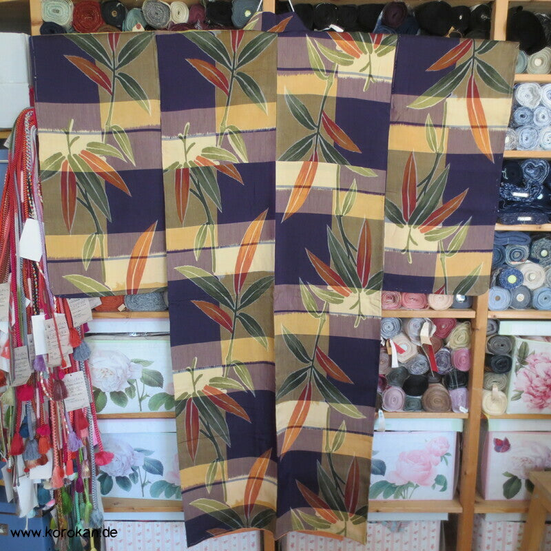 Bambus über Karo Meisen Kimono, Chu Furisode