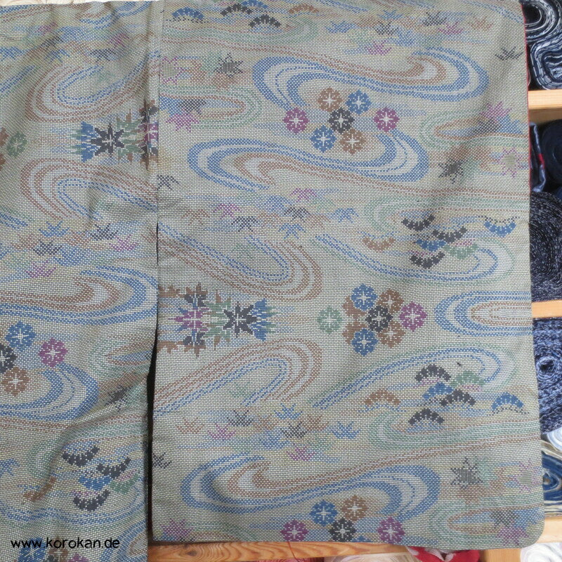 japanischer Chrysanthemen Fluss Kasuri Tsumugi Seiden Kimono