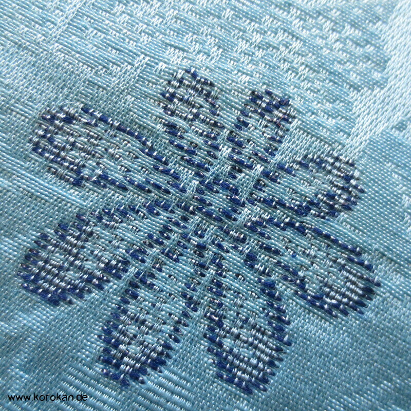 Lurex Blüten, Fluss, Ahornblätter Seide/ Wolle Kimono Jacquard - himmelblau