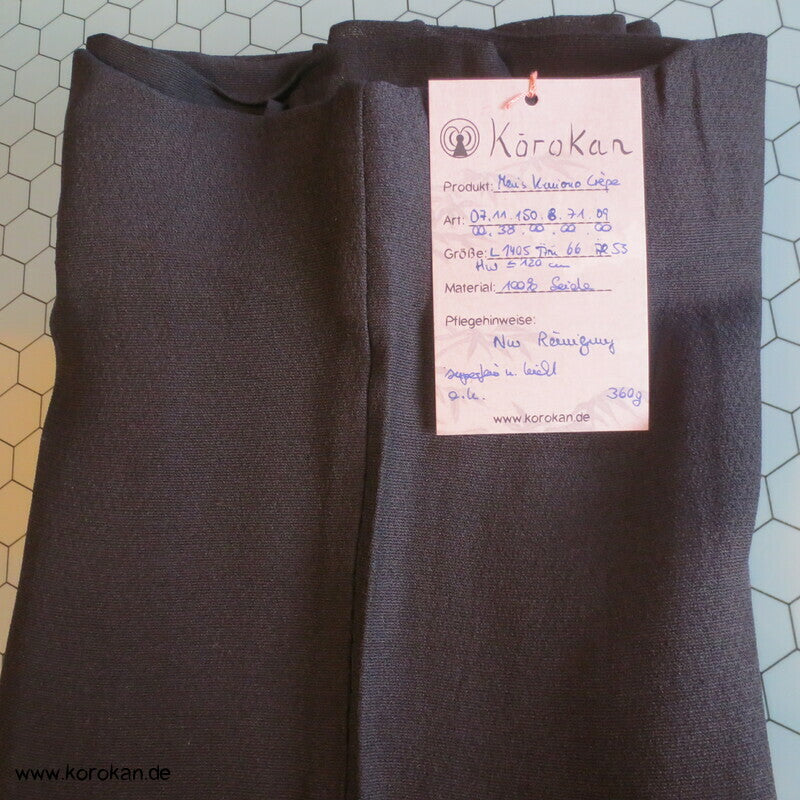 feinster halbtransparenter Seidenkrepp Kimono