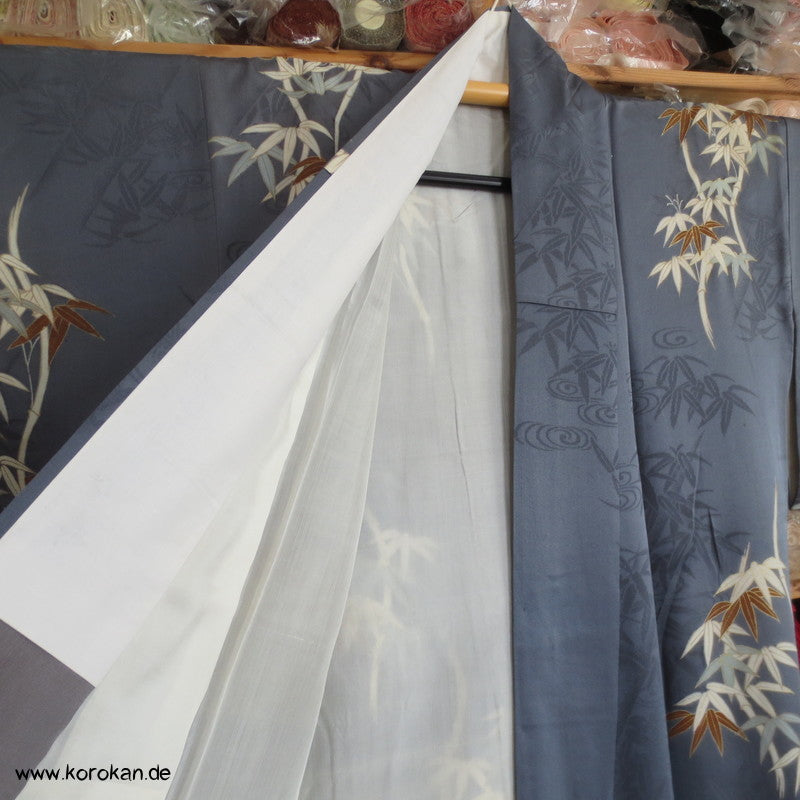 Tsukesage Kimono Bambusmuster auf graublauem Seidensatin