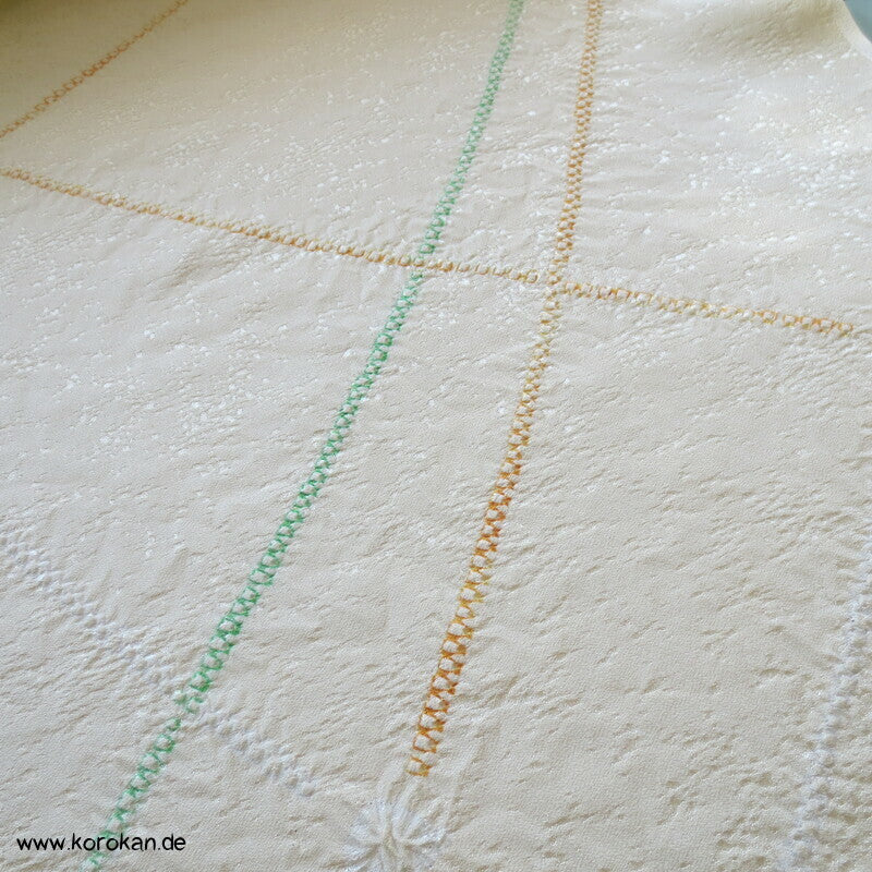 Shibori Bögen auf hellem Seiden Damast Araihari Kimono