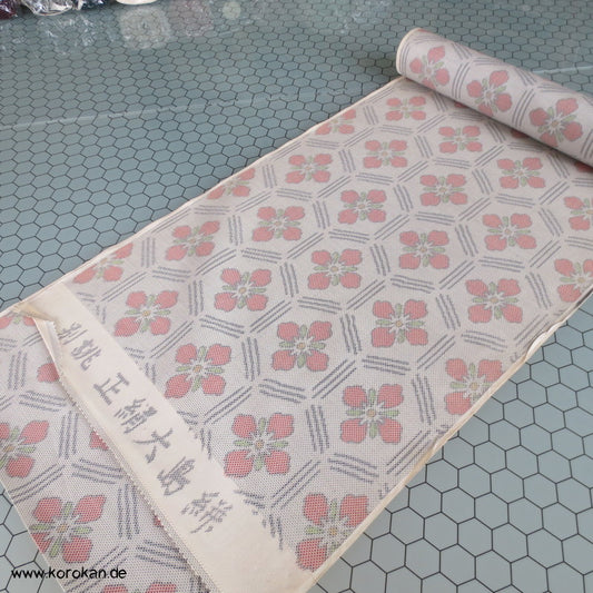 Kikko Blumen Kasuri Tanmono Tsumugi Seide, originalgeheftet