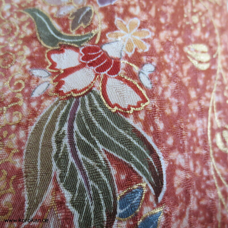 Blumenarabeskenstreifen, Golddruck Seidendamast Komon Kimono