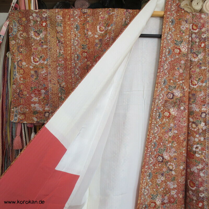 Blumenarabeskenstreifen, Golddruck Seidendamast Komon Kimono