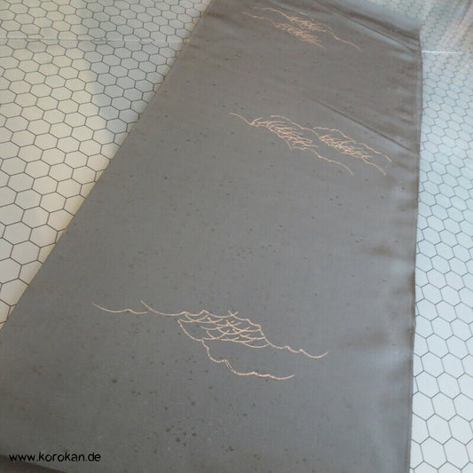 graugrüner Gräser Kimono Seiden Rinzu Damast