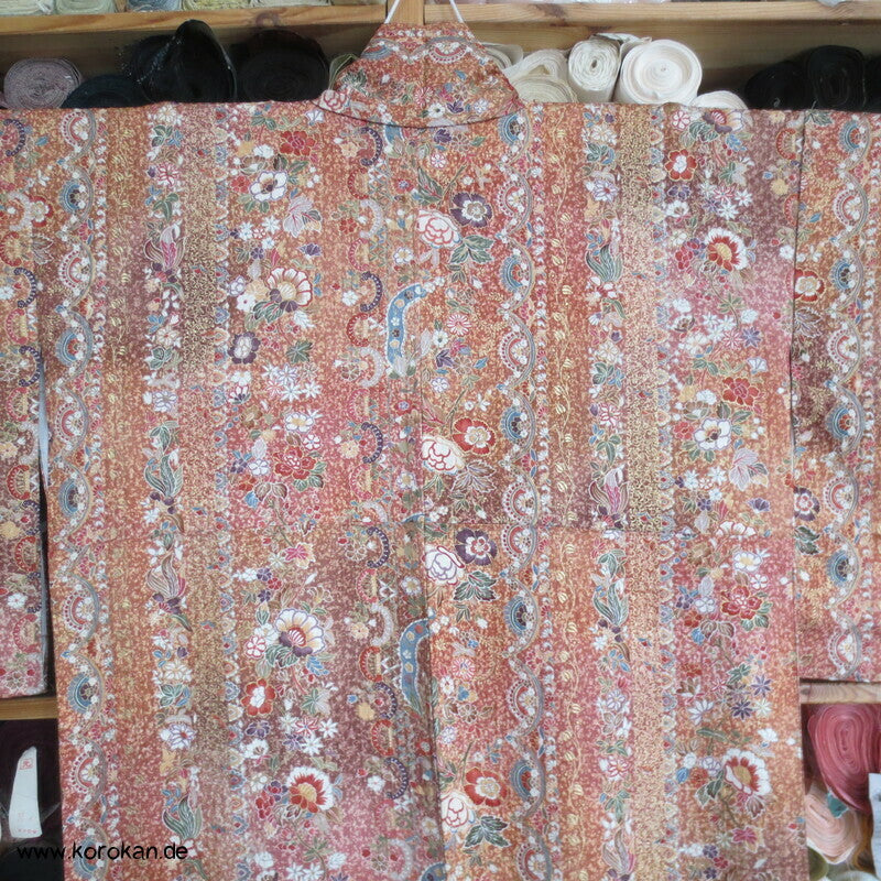 Blumenarabeskenstreifen, Golddruck Seidendamast Komon Kimono