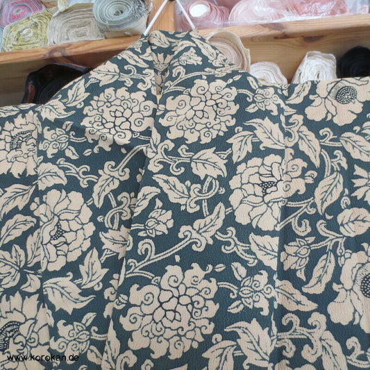 Päonien Arabesken Dochugi Kimono Jacke Seidencrepe