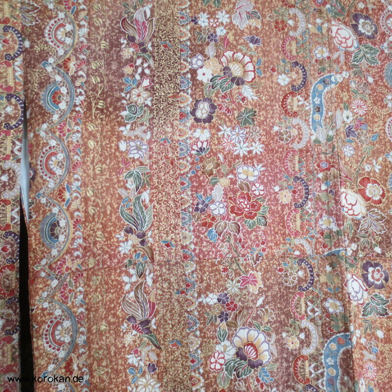 Blumenarabeskenstreifen, Golddruck Seidendamast Komon Kimono