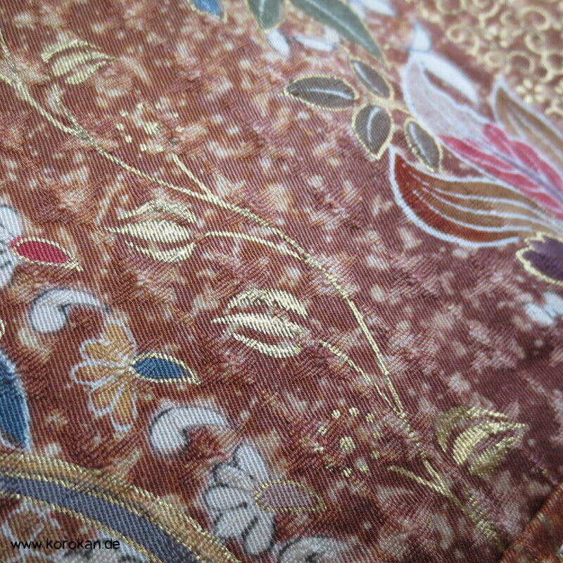 Blumenarabeskenstreifen, Golddruck Seidendamast Komon Kimono
