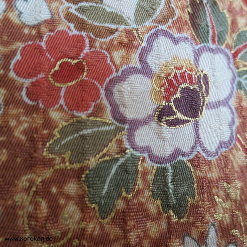 Blumenarabeskenstreifen, Golddruck Seidendamast Komon Kimono