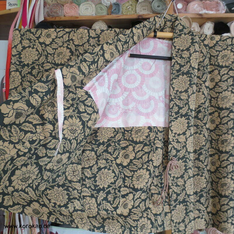 Päonien Arabesken Dochugi Kimono Jacke Seidencrepe