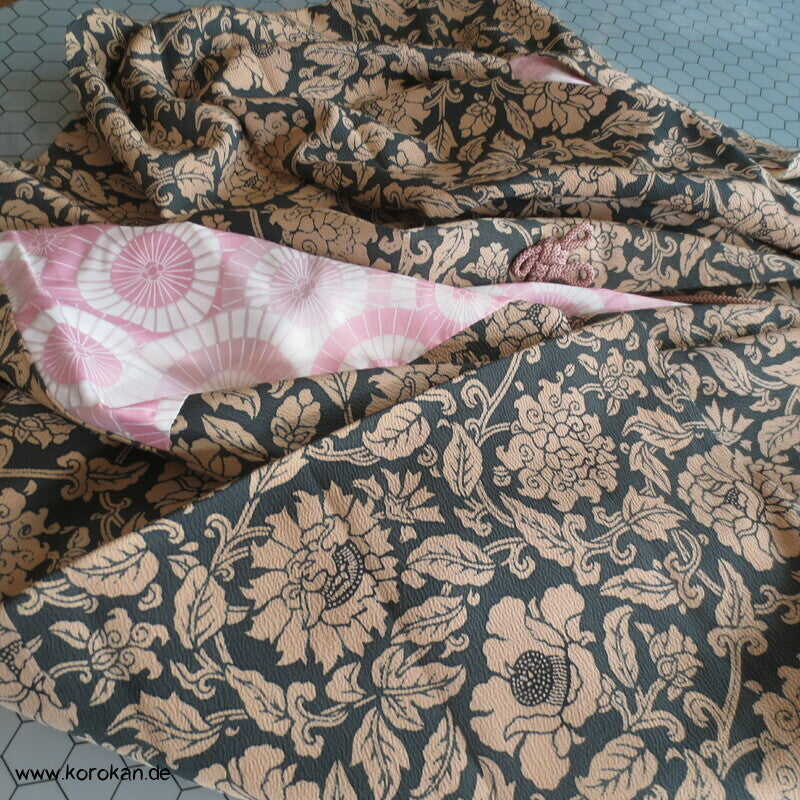 Päonien Arabesken Dochugi Kimono Jacke Seidencrepe