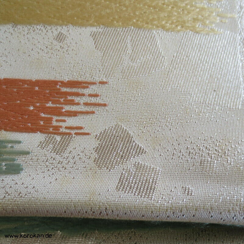 Kiku in Tatewaku mit bunten Streifen Fukuro Obi