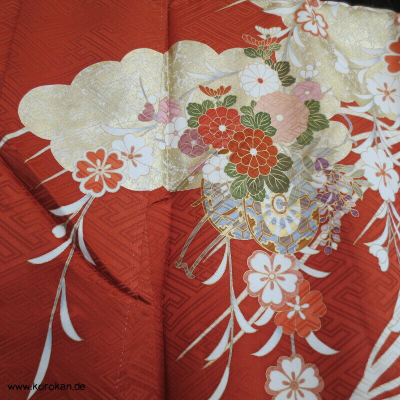 Golddruck /-stickerei, Blütenzweigen, Seidendamast Wolken Furisode Kimono