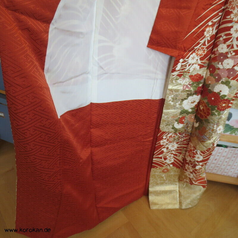 Golddruck /-stickerei, Blütenzweigen, Seidendamast Wolken Furisode Kimono