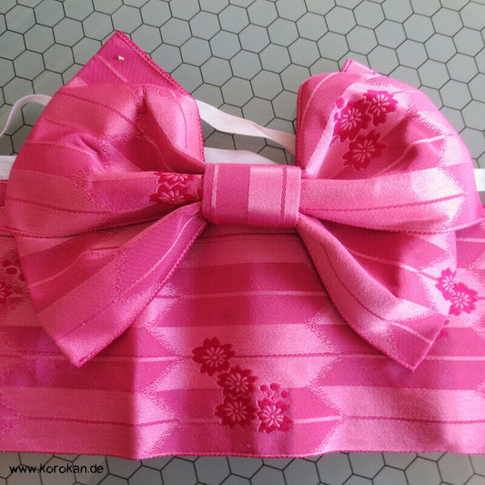 Arrow und Sakura vorgebundener Yukata Obi