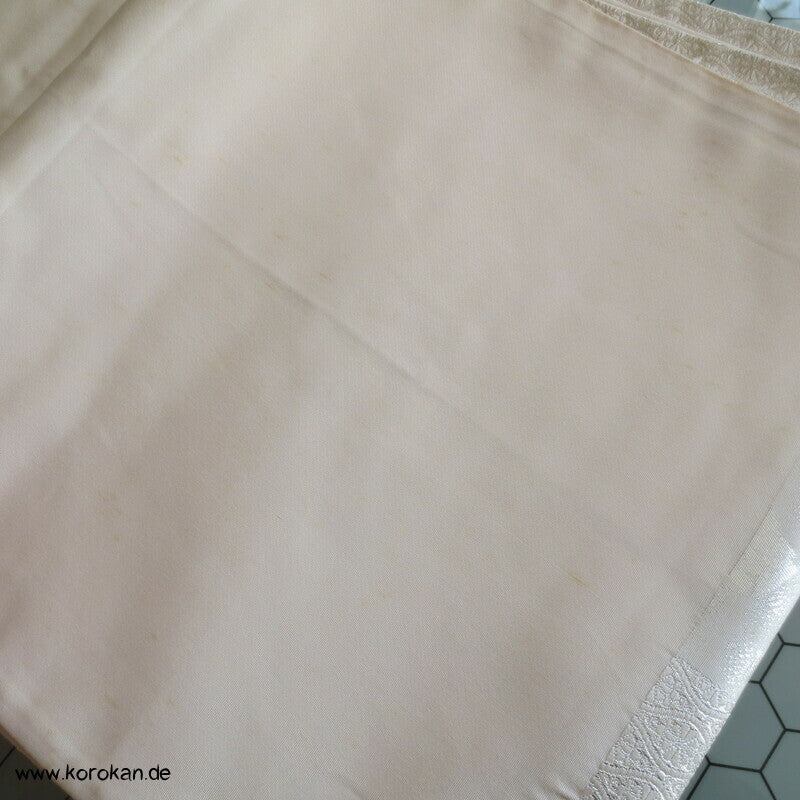 Kiku in Tatewaku mit bunten Streifen Fukuro Obi