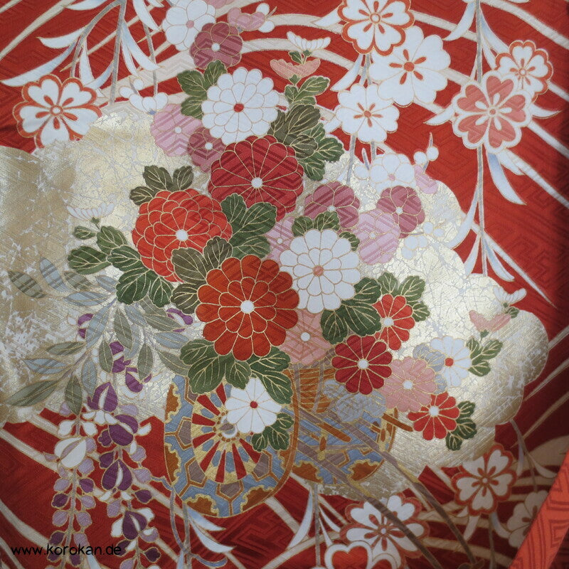 Golddruck /-stickerei, Blütenzweigen, Seidendamast Wolken Furisode Kimono