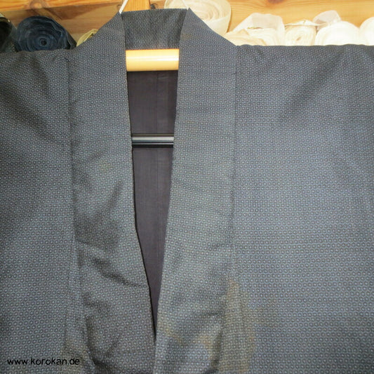 Tsumugi Kasuri Seiden Komon Kimono, frisch gewaschen