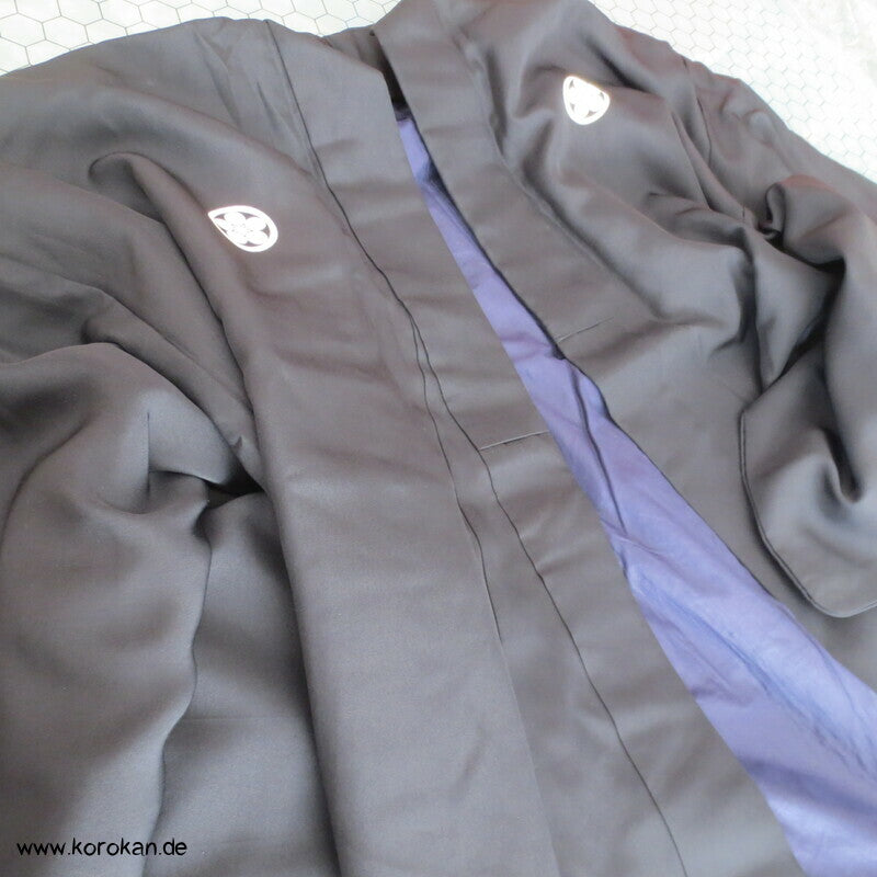kurzer, eher breiter Montsuki Kimono, Blüten Mon