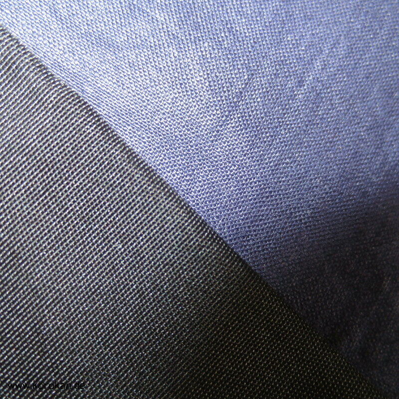 kurzer, eher breiter Montsuki Kimono, Blüten Mon