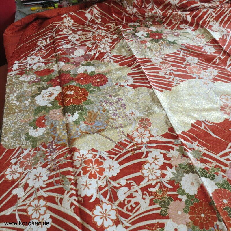 Golddruck /-stickerei, Blütenzweigen, Seidendamast Wolken Furisode Kimono