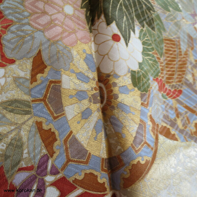 Golddruck /-stickerei, Blütenzweigen, Seidendamast Wolken Furisode Kimono