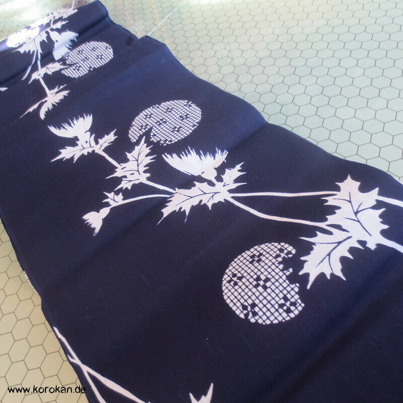 Disteln vor Mond originalgehefteter Yukata Kimono Stoff