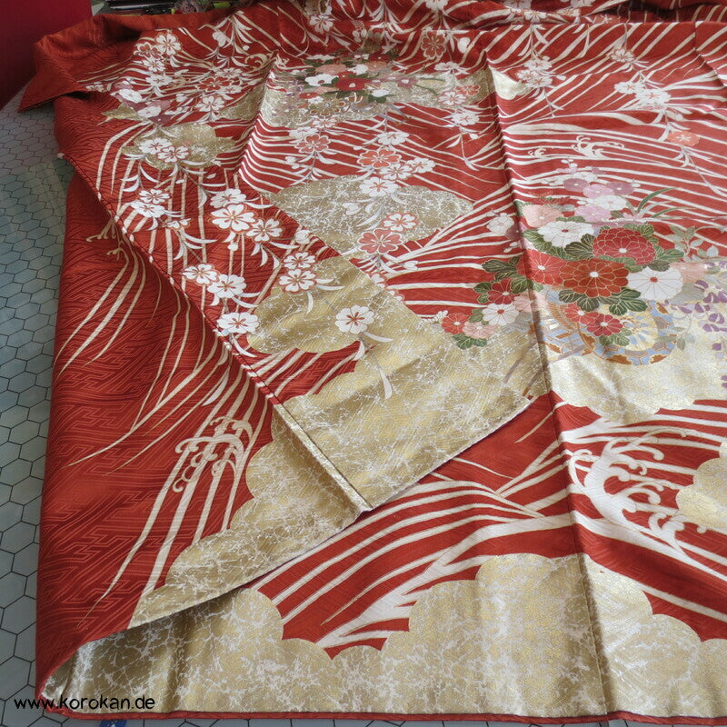 Golddruck /-stickerei, Blütenzweigen, Seidendamast Wolken Furisode Kimono