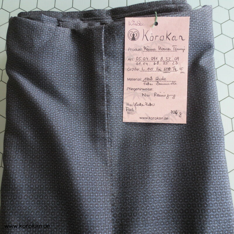 Tsumugi Kasuri Seiden Komon Kimono, frisch gewaschen