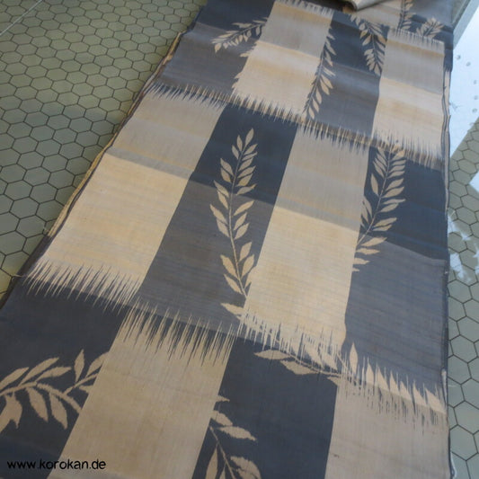 Japan Art Deco blaugrau, Blätter Meisen Seide, antike Araihari Kimono