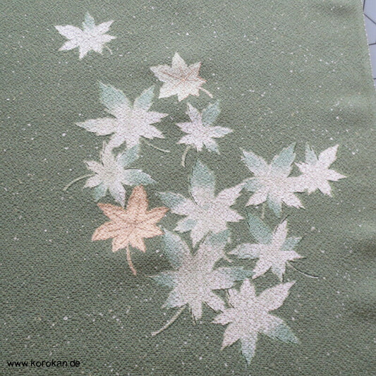 Panel Seide, Gräser, Blätter, Schmetterlinge für Kimono