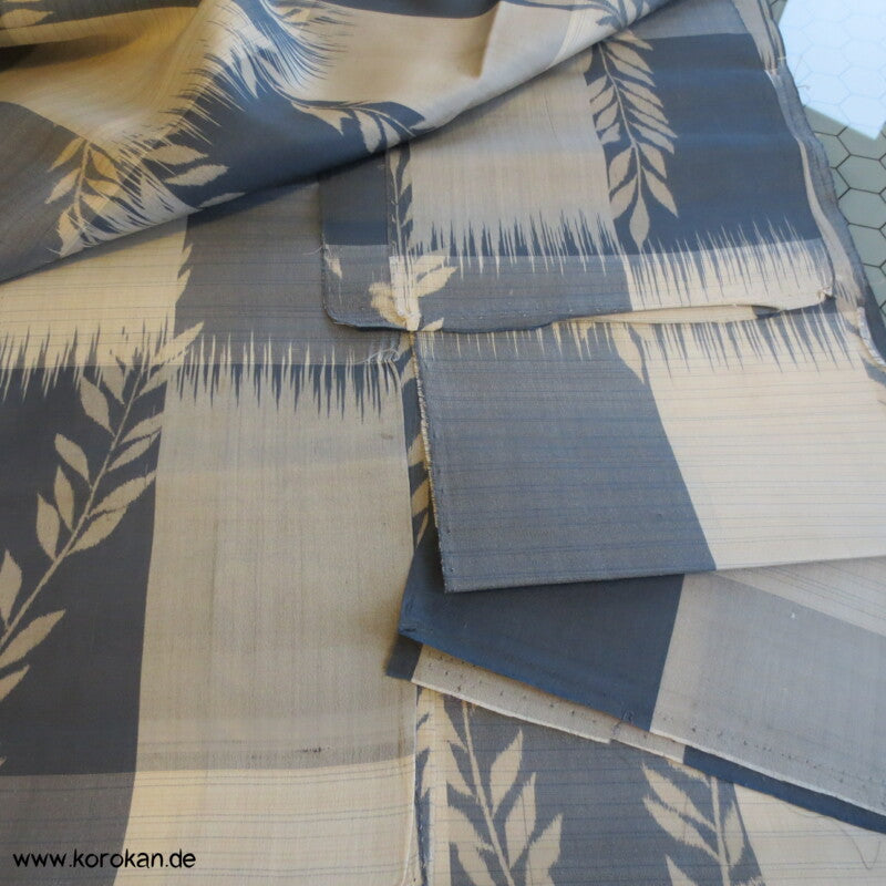 Japan Art Deco blaugrau, Blätter Meisen Seide, antike Araihari Kimono
