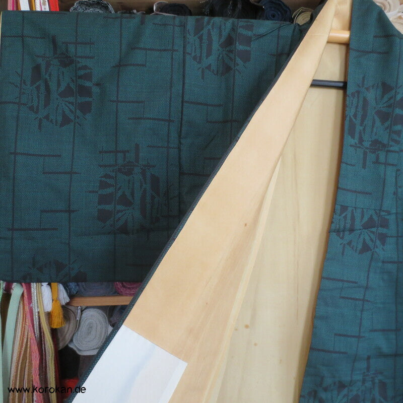 flaschengrün schwarz Kasuri Tsumugi Seiden Kimono, Bambus in Kikko