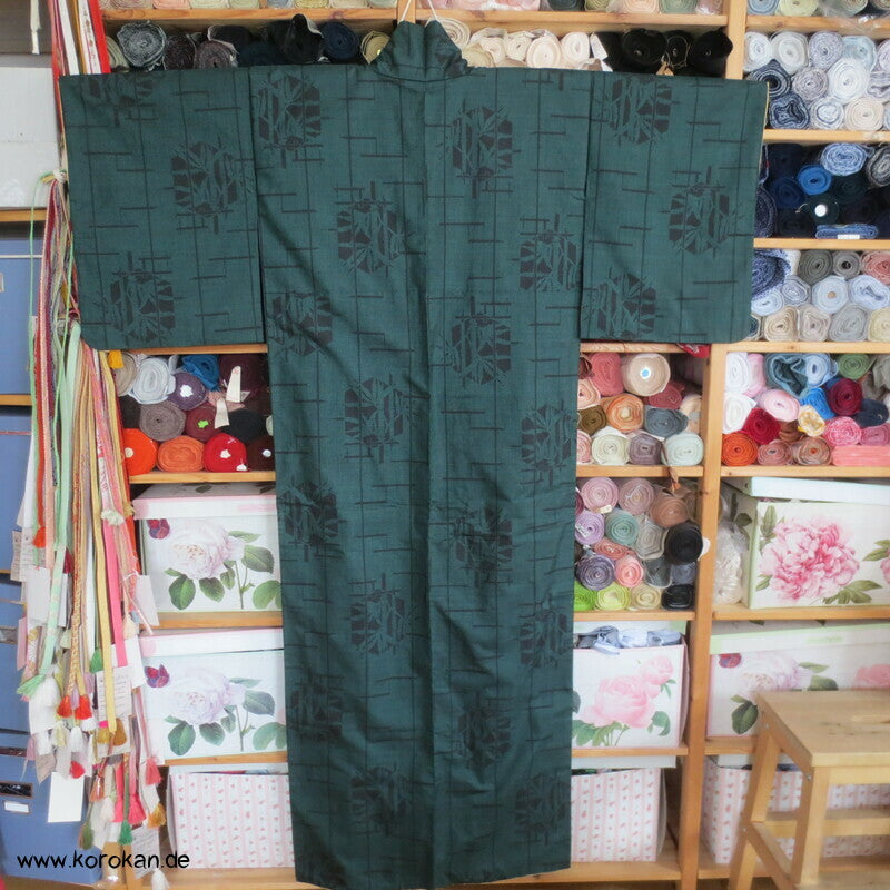 flaschengrün schwarz Kasuri Tsumugi Seiden Kimono, Bambus in Kikko
