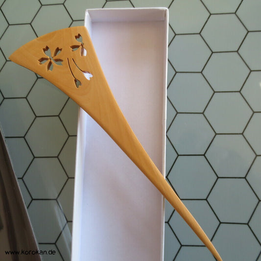 Holz Haarnadel mit Sakura Durchbruchmuster