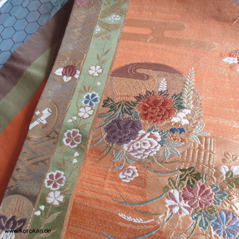 Blüten und Schmetterlinge Fukuro Obi kupfer-gold Seidenbrokat Kimonogürtel